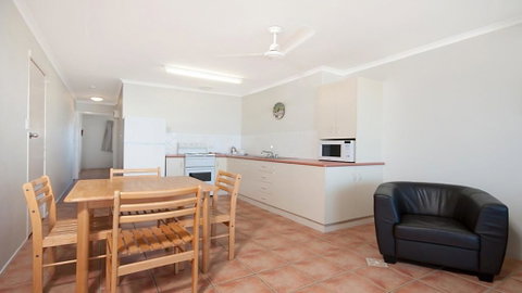 10T Beachfront Apartments - Accommodation Batemans Bay 3