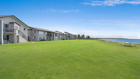 10T Beachfront Apartments - Accommodation Batemans Bay 1