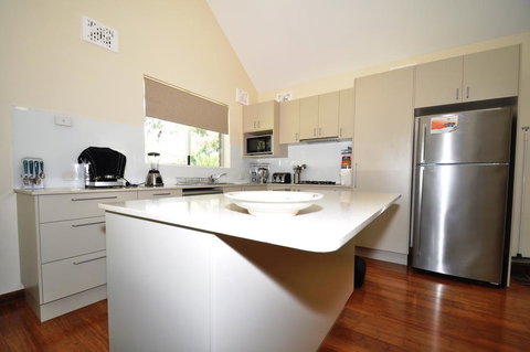 11 Barkala St. Dalmeny - Accommodation Batemans Bay 2