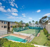 14 'THE DUNES' 38 MARINE DR - LARGE UNIT WITH POOL TENNIS COURT AND DIRECTLY ACROSS FROM FINGAL - Accommodation Batemans Bay