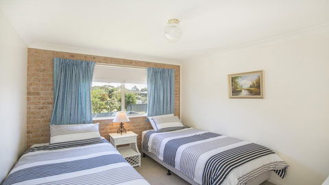 143 Mitchell Pde - Magnificent Outlook - Accommodation Batemans Bay 2