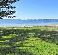 15 'Kanangra' 39 Soldiers Point Road - fantastic unit right on the water - Accommodation Batemans Bay
