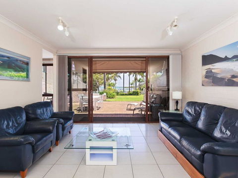 16 'The Moorings' 4 Cromarty Road - Waterfront Property With Pool & Air Conditioning - Accommodation Batemans Bay 0