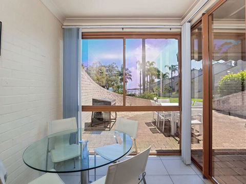 16 'The Moorings' 4 Cromarty Road - Waterfront Property With Pool & Air Conditioning - Accommodation Batemans Bay 3