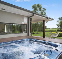 1OAK - Accommodation Batemans Bay