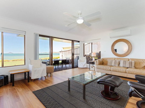 2 'The Pelicans' 53 Soldiers Point Road - Ground Floor Unit On The Waterfront - Accommodation Batemans Bay 0