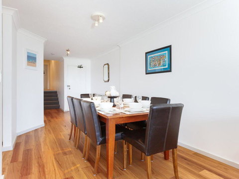 2 'The Pelicans' 53 Soldiers Point Road - Ground Floor Unit On The Waterfront - Accommodation Batemans Bay 3