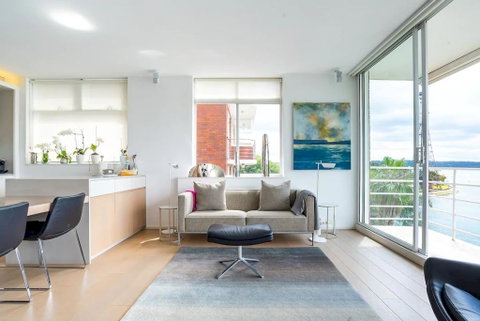 2 Bedroom Apartment With Bay View - Accommodation Batemans Bay 0