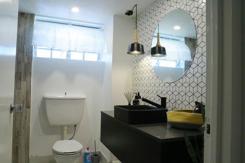 2 Bedroom Close To CBD - Accommodation Batemans Bay 2