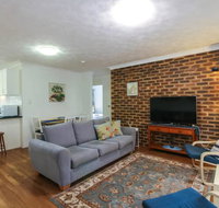 2 Bedroom St Lucia Apartment close to UQ and CityCat - Accommodation Batemans Bay