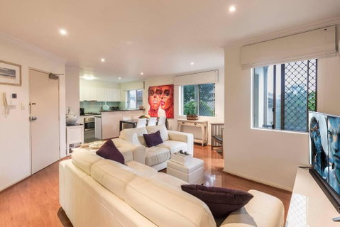 2 Bedroom With Parking & AC Close To Beach & City - Accommodation Batemans Bay 0