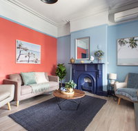 2-Bed Apartment Metres From Coogee Beach and Dining - Accommodation Batemans Bay