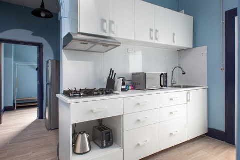 2-Bed Apartment Metres From Coogee Beach And Dining - Accommodation Batemans Bay 2