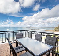2/137 Soldiers Point Road - luxury unit on the waterfront with aircon and free unlimited Wi Fi - Accommodation Batemans Bay