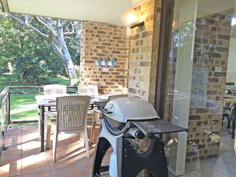 23 'Bay Parklands', 2 Gowrie Avenue - Little Beach, Air Con, Pool & Tennis Court - Accommodation Batemans Bay 2