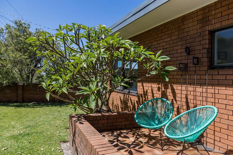 235 Mitchell Parade, Mollymook - Accommodation Batemans Bay 2