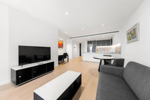 Central 2 Bedroom Apartment Melbourne With Parking - Accommodation Batemans Bay 0