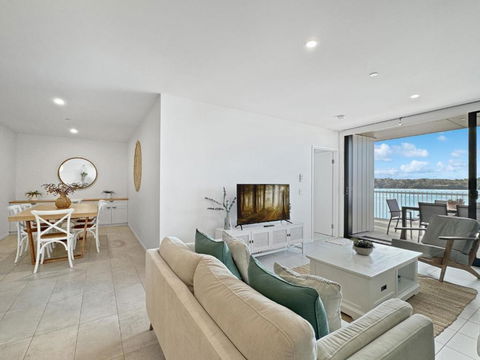 Deluxe 3-Bed Unit With Views - Accommodation Batemans Bay 3