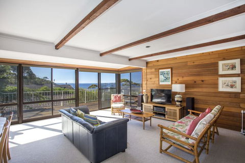 3 Shipton Cres - Heavenly Haven - Accommodation Batemans Bay 1