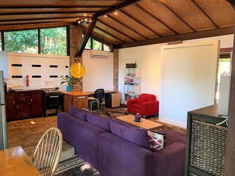 305 Montville - The Artist's Cottage - Accommodation Batemans Bay 1