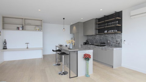 4 Free Paking 4Bed3Bath Deluxe Townhouse - Accommodation Batemans Bay 3