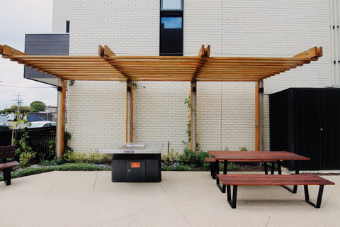 4 Free Paking 4Bed3Bath Deluxe Townhouse - Accommodation Batemans Bay 0