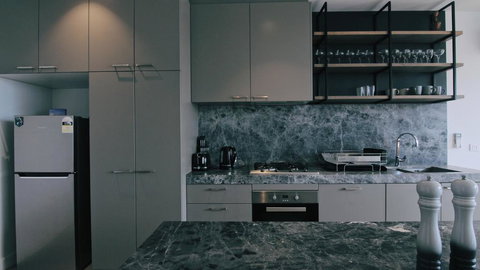 4 Free Paking 4Bed3Bath Deluxe Townhouse - Accommodation Batemans Bay 1