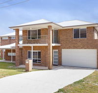 5B BENT STREET - LARGE HOUSE WITH DUCTED AIR CON WIFI  FOXTEL - Accommodation Batemans Bay