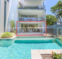 A Deluxe Swim Up - Drift Apartments South - Accommodation Batemans Bay