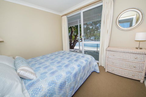 A Foreshore - Salamander Bay - Accommodation Batemans Bay 1