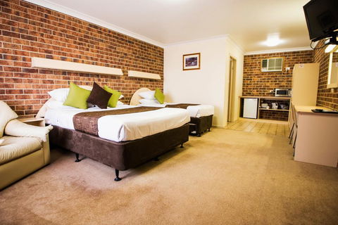 A Line Motel - Accommodation Batemans Bay 1