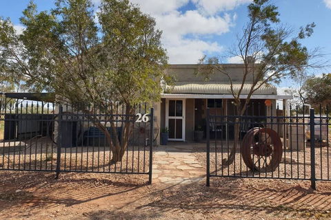 A Real Bush Retreat. Kangas, Emus & Starry Skies. - Accommodation Batemans Bay 0