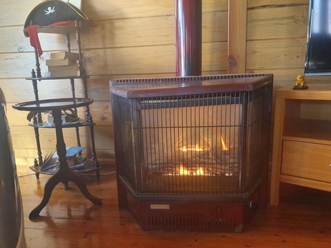 Abelia Cottages SPA Lakeside COTTAGE No 2 - Accommodation Batemans Bay 1