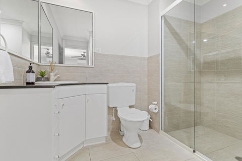 Above And Beyond - Beautiful Home With Pool - Accommodation Batemans Bay 3