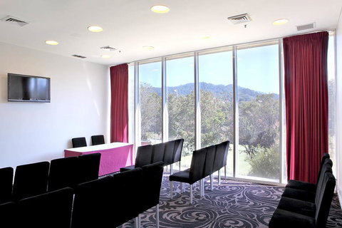 Absolute Beachfront Opal Cove Resort - Accommodation Batemans Bay 3