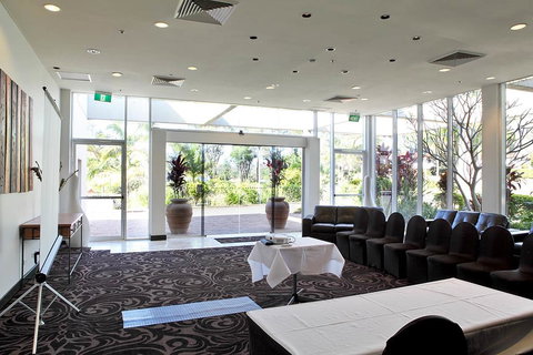 Absolute Beachfront Opal Cove Resort - Accommodation Batemans Bay 2
