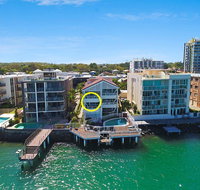 Absolute Waterfront On The Pumicestone Passage - Accommodation Batemans Bay