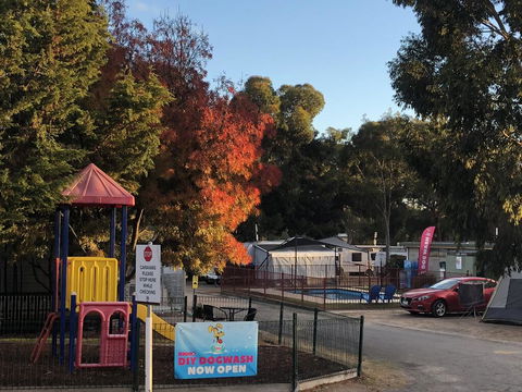 Acacia Caravan Park & Holiday Units - Accommodation Batemans Bay 0