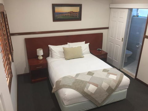 Across Country Motel And Serviced Apartments - Accommodation Batemans Bay 0
