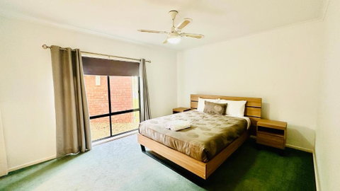 Early Australian Motor Inn - Accommodation Batemans Bay 4