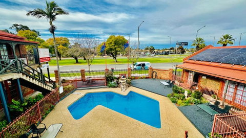 Early Australian Motor Inn - Accommodation Batemans Bay 0