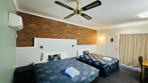 Early Australian Motor Inn - Accommodation Batemans Bay 1