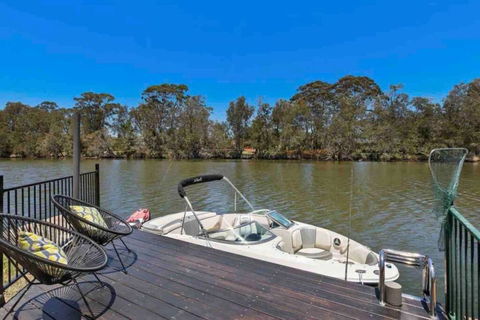DOCK 08 Riverside Entertainer Pets Welcome - Accommodation Batemans Bay 0