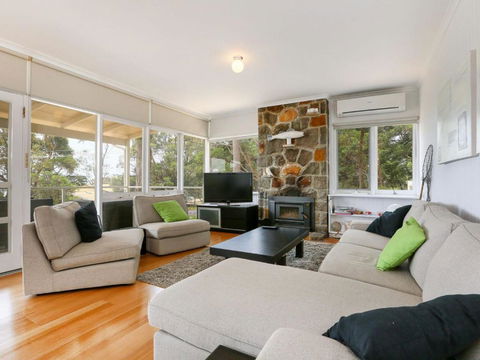 DROMANA BEACH SHACK - Accommodation Batemans Bay 0