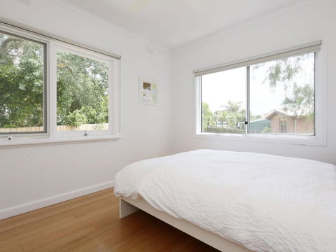 DROMANA BEACH SHACK - Accommodation Batemans Bay 4