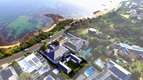 Earimil Villas - Waterfront - Accommodation Batemans Bay 3