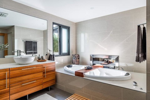 Earimil Villas - Waterfront - Accommodation Batemans Bay 2
