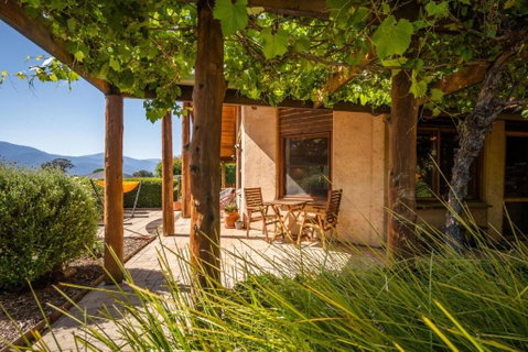 Earthen Home - Accommodation Batemans Bay 4