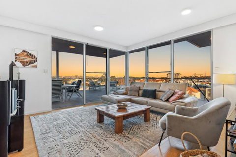 EAST34/60 - Urban Sanctuary - Accommodation Batemans Bay 0