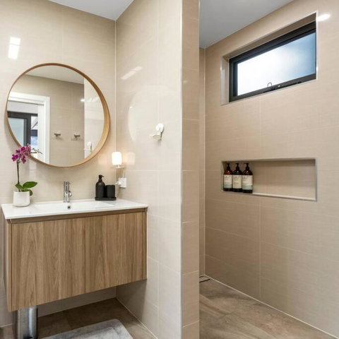 EcoBee Studio In Garden Serenity - Accommodation Batemans Bay 2